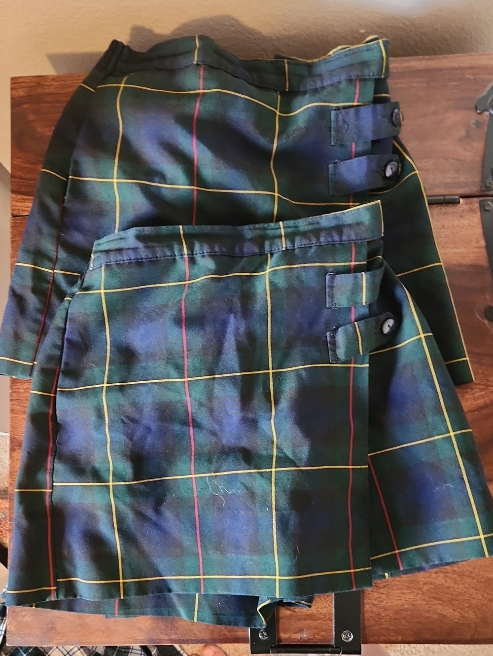 2 Dennis Girls Plaid Scjool Uniform Skorts - Green & Yellow Plaid Size G10